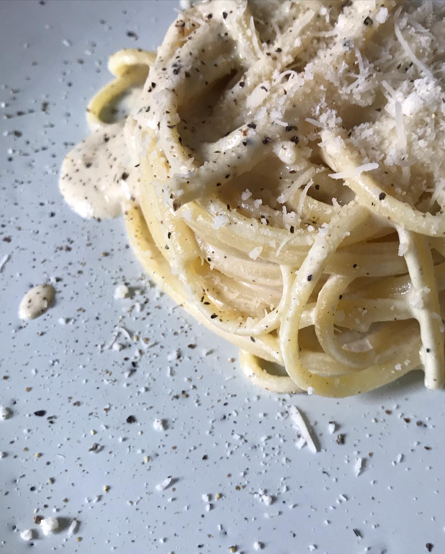 Cashew e pepe pasta (vegan Cacio e pepe)
